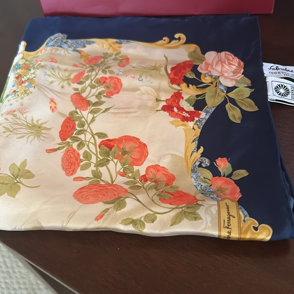 Authentic Ferragamo silk floral scarf - Picture 3 of 5